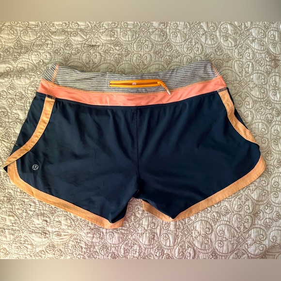 Lululemon Shorts-Size 8 - Picture 1 of 7